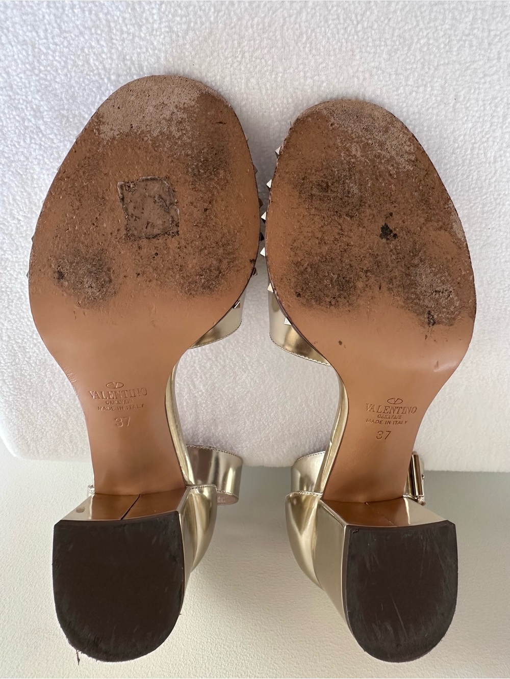Valentino Garavani Metallic Gold Studded Platform Sandals - Picture 4 of 6